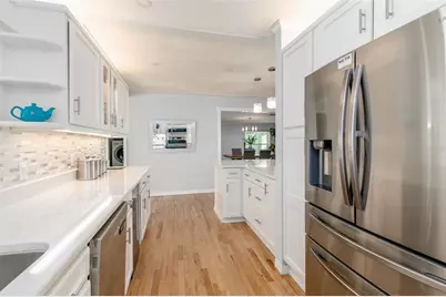 110 Sunset Drive S, Saint Petersburg, FL 33707 - Photo 18