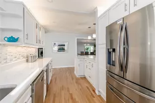 110 Sunset Dr S, Saint Petersburg, FL 33707 - Photo 18