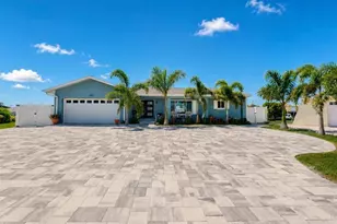 6301 Cottonwood Ln, Apollo Beach, FL 33572 - Photo 1