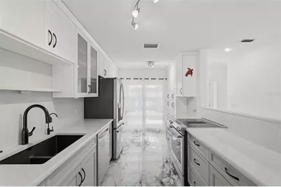 573 Boca Ciega Point Boulevard N, Saint Petersburg, FL 33708 - Photo 14