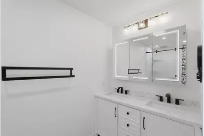 573 Boca Ciega Point Boulevard N, Saint Petersburg, FL 33708 - Photo 50