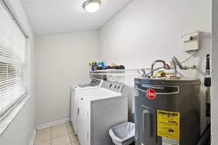 2016 E Powhatan Ave, Tampa, FL 33610 - Photo 28