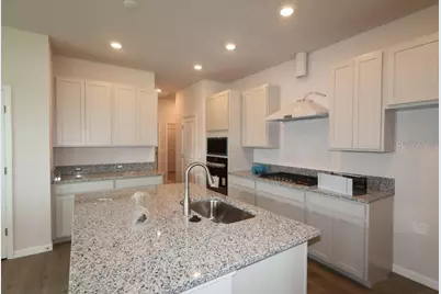 2820 Marrakesh Lane, Sarasota, FL 34234 - Photo 6