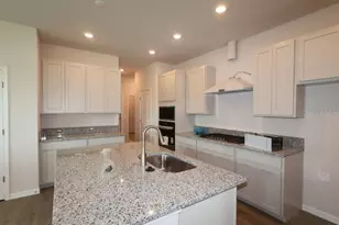 2820 Marrakesh Ln, Sarasota, FL 34234 - Photo 6