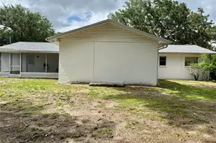 827 Strawberry Ln, Brandon, FL 33511 - Photo 38