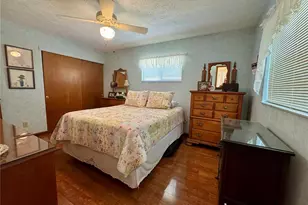 827 Strawberry Ln, Brandon, FL 33511 - Photo 26