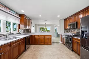 610 Island Way, Clearwater Beach, FL 33767 - Photo 4