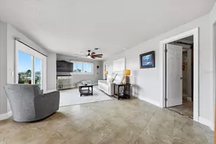610 Island Way, Clearwater Beach, FL 33767 - Photo 2