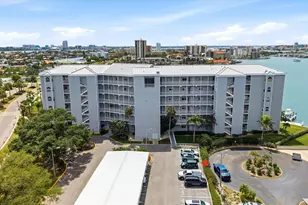 610 Island Way, Clearwater Beach, FL 33767 - Photo 34