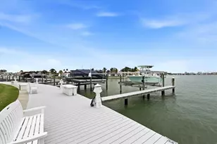610 Island Way, Clearwater Beach, FL 33767 - Photo 32