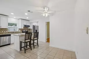 9680 Park Lake Dr N, Pinellas Park, FL 33782 - Photo 14