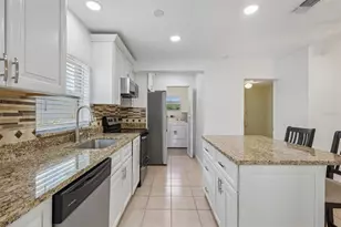 9680 Park Lake Dr N, Pinellas Park, FL 33782 - Photo 12