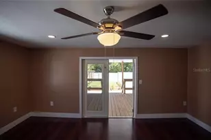 1329 34th Ave N, Saint Petersburg, FL 33704 - Photo 10