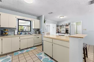 2833 56th Ln N, Saint Petersburg, FL 33710 - Photo 12