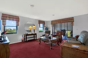 8186 Terrace Garden Dr N, Saint Petersburg, FL 33709 - Photo 14