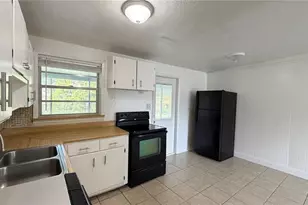 8574 94th Ave, Seminole, FL 33777 - Photo 4