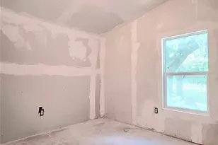 8443 Hamster Dr, Zephyrhills, FL 33540 - Photo 28