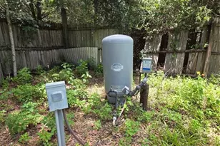 8443 Hamster Dr, Zephyrhills, FL 33540 - Photo 4