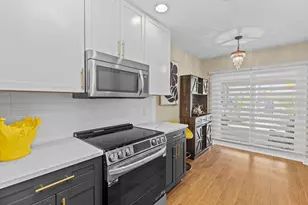 215 Boca Ciega Point Blvd N, Saint Petersburg, FL 33708 - Photo 10