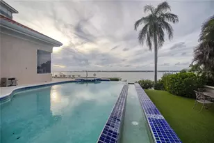 4709 Dolphin Cay Ln, Saint Petersburg, FL 33711 - Photo 24