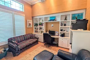 4709 Dolphin Cay Ln, Saint Petersburg, FL 33711 - Photo 8