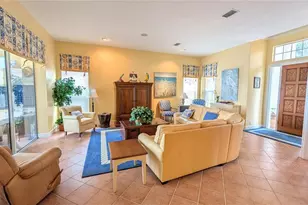 4709 Dolphin Cay Ln, Saint Petersburg, FL 33711 - Photo 4