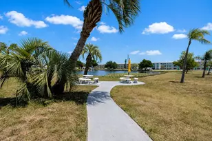 5850 21st St N, Saint Petersburg, FL 33714 - Photo 18