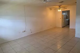 5850 21st St N, Saint Petersburg, FL 33714 - Photo 4