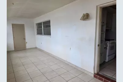 5850 21st Street N #15, Saint Petersburg, FL 33714 - Photo 8