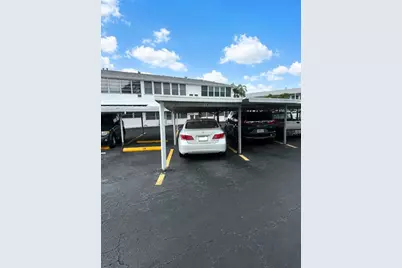 5850 21st Street N #15, Saint Petersburg, FL 33714 - Photo 2