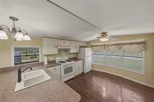 7450 23rd St, Zephyrhills, FL 33540 - Photo 16