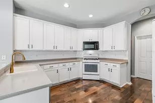 2005 Wexford Green Dr, Valrico, FL 33594 - Photo 10