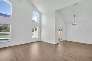 30609 Tremont Dr, Wesley Chapel, FL 33543 - Photo 8