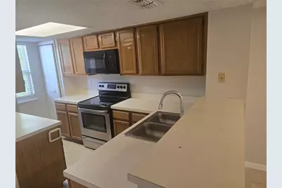 8713 Liberty Place, Tampa, FL 33615 - Photo 6
