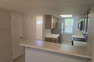 8713 Liberty Pl, Tampa, FL 33615 - Photo 16