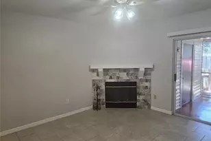 8713 Liberty Pl, Tampa, FL 33615 - Photo 12