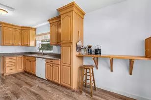 11807 Cedarfield Dr, Riverview, FL 33579 - Photo 14