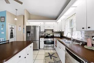 7323 Skyview Ave, New Port Richey, FL 34653 - Photo 14