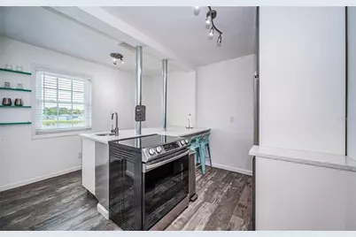 149 Seahorse Drive SE #H, Saint Petersburg, FL 33705 - Photo 12