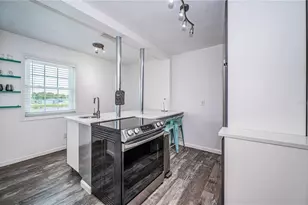 149 Sea Horse Dr SE, Saint Petersburg, FL 33705 - Photo 12