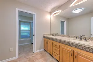 2102 Whitlock Pl, Dover, FL 33527 - Photo 18