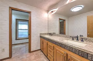 2102 Whitlock Pl, Dover, FL 33527 - Photo 24