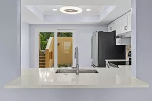 7530 Sunshine Skyway Ln S, Saint Petersburg, FL 33711 - Photo 8