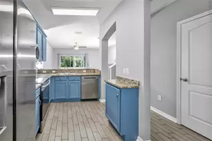 5842 Fishhawk Ridge Dr, Lithia, FL 33547 - Photo 8