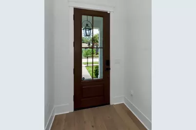 2550 Dartmouth Avenue N, Saint Petersburg, FL 33713 - Photo 4