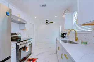 218 8th Ave Dr W, Bradenton, FL 34205 - Photo 6