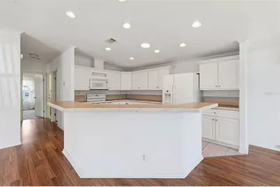 39206 Flora Avenue, Zephyrhills, FL 33542 - Photo 14
