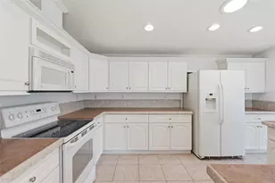 39206 Flora Ave, Zephyrhills, FL 33542 - Photo 16