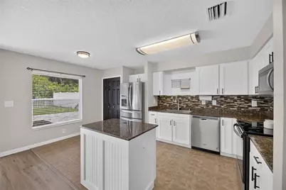 7842 Carriage Pointe Drive, Gibsonton, FL 33534 - Photo 20