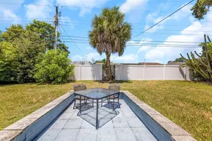 1806 Vancouver Dr, Clearwater, FL 33756 - Photo 24